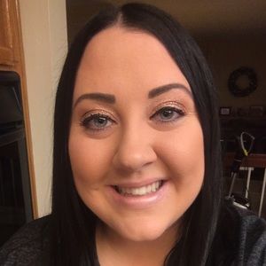 Meet your Posher, Courtney